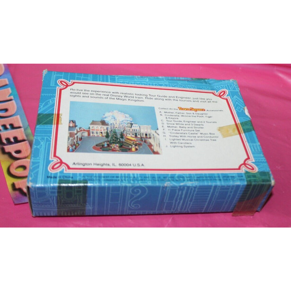 Disney Magic Town Square Friends tour Guide Engineer And 2 Tourists 60301 Sears - Picture 3 of 3